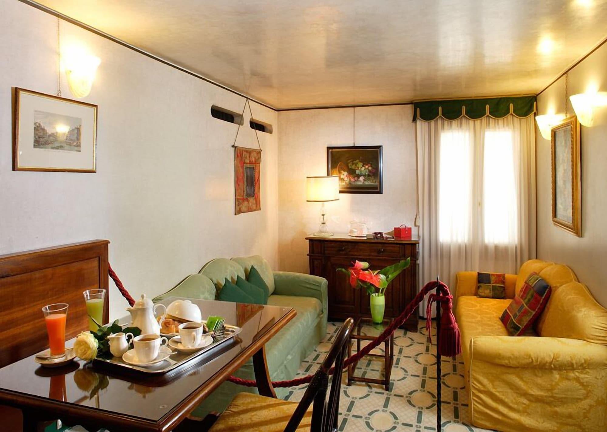 Palazzo Del Giglio Hotel Venice Luaran gambar